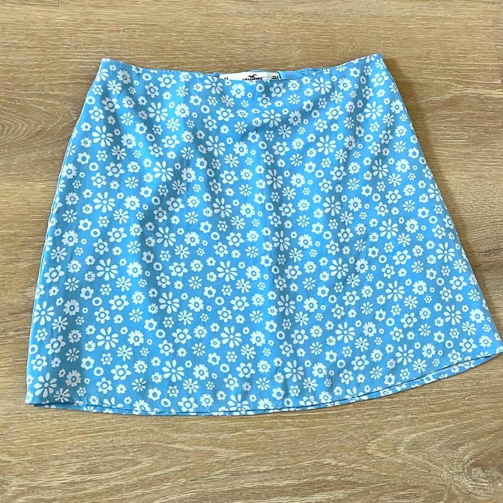 Hollister floral blue and white mini skirt size M